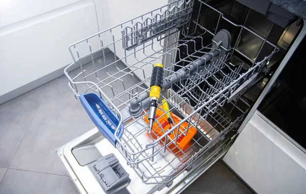 WHY THE DISHWASHER SPRAYS DON'T TURN: JUST ONE OR ALL OF THEM 2 CVR 1
