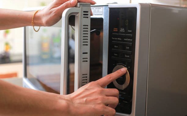 The tray in the microwave doesn't spin 1 CVR 1 2