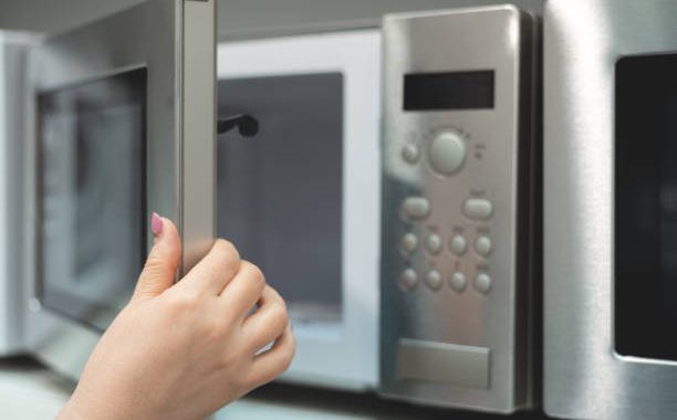 The microwave oven turns off by itself 5 CVR