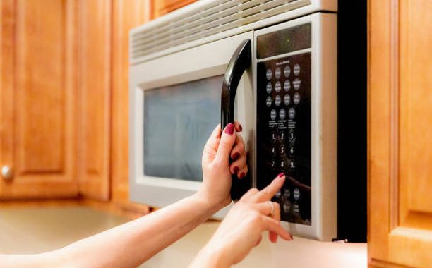 Control in microwave ovens 1 CVR 3