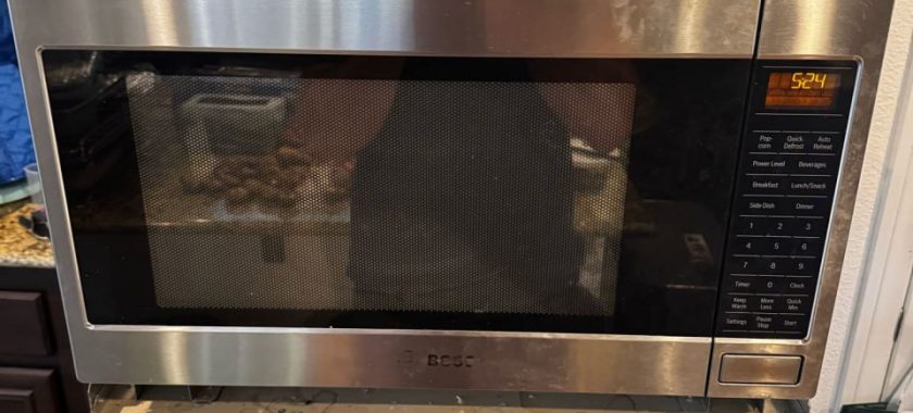 Does Regular Cleaning Affect the Performance of the Microwave? 3 CVR 2