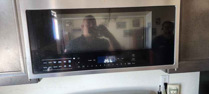 Food Heats Unevenly in the Microwave: Why Is That Happening? 4 CVR 3