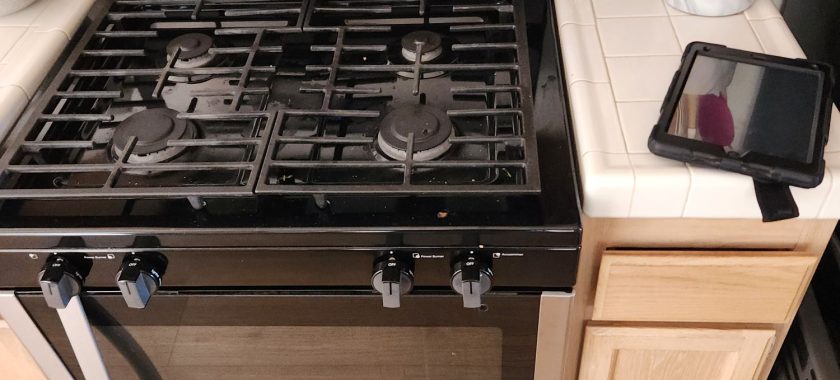 Clicking or Popping Noises From the Cooktop: What to Watch For 4 СVR 1